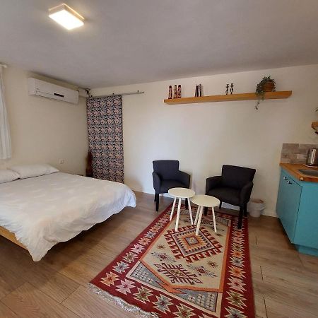 Cute Guest Room Kefar Weradim Bagian luar foto